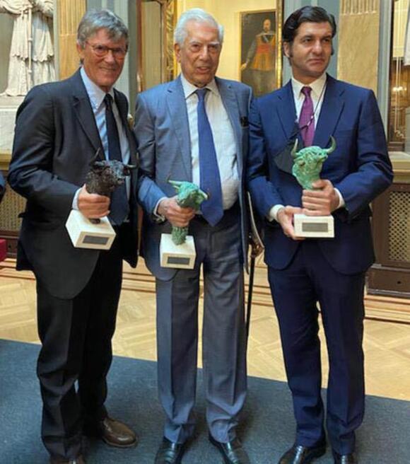 MADRID : SIMON CASAS HONORÉ PAR L’ASSOCIATION TAURINE PARLEMENTAIRE