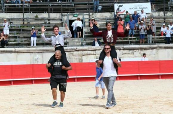 FERIA DES VENDANGES : LEONARDO HERNÁNDEZ ET LÉA VICENS CONSULS DE LA CORRIDA ÉQUESTRE